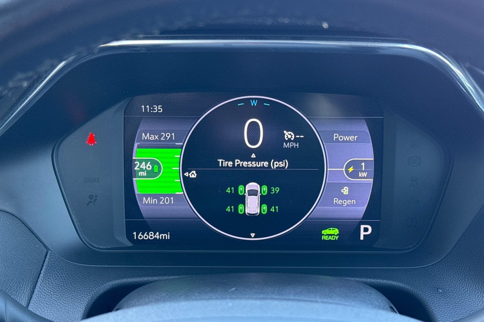 Used 2023 Chevrolet Bolt EUV LT w/ Convenience Package FWD image 23