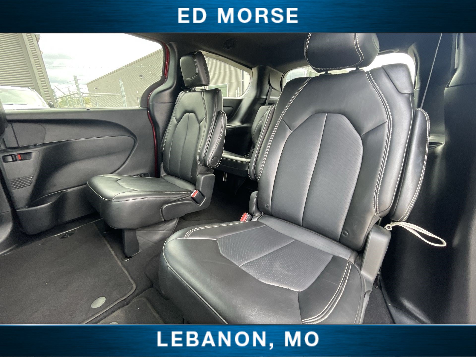 Used 2025 Chrysler Pacifica Select FWD image 23