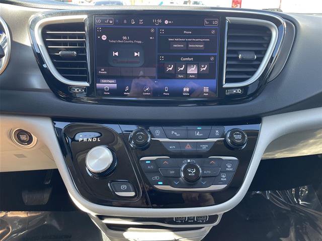 Used 2024 Chrysler Pacifica Touring-L FWD image 23
