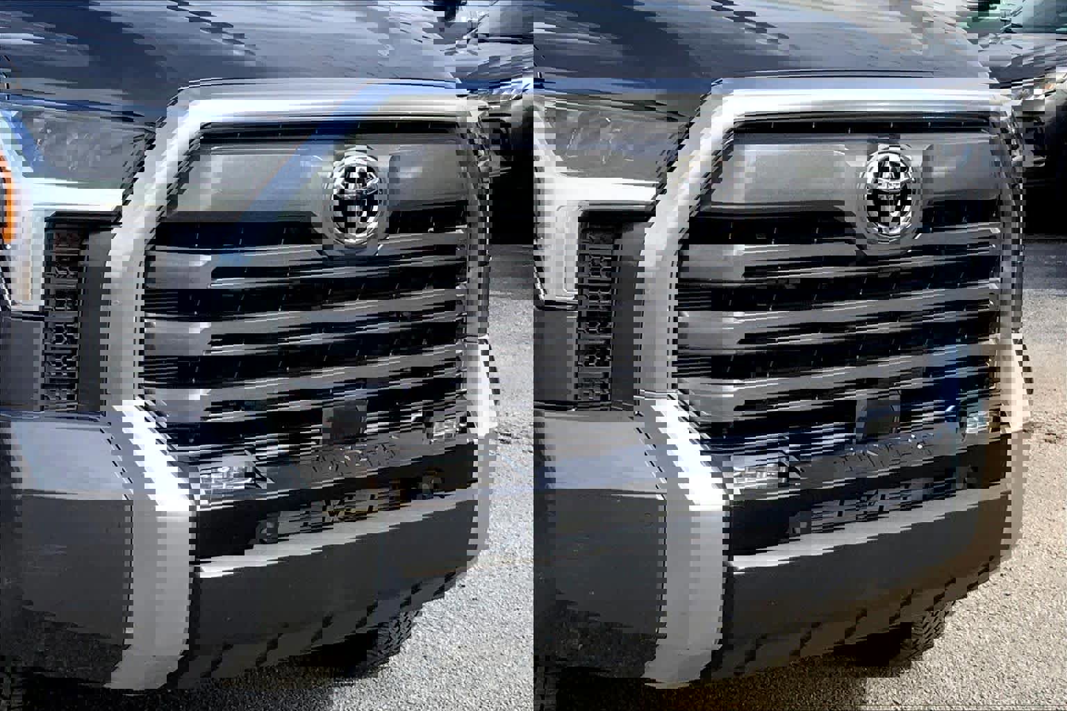 Used 2025 Toyota Tundra Limited w/ Power Package image 27