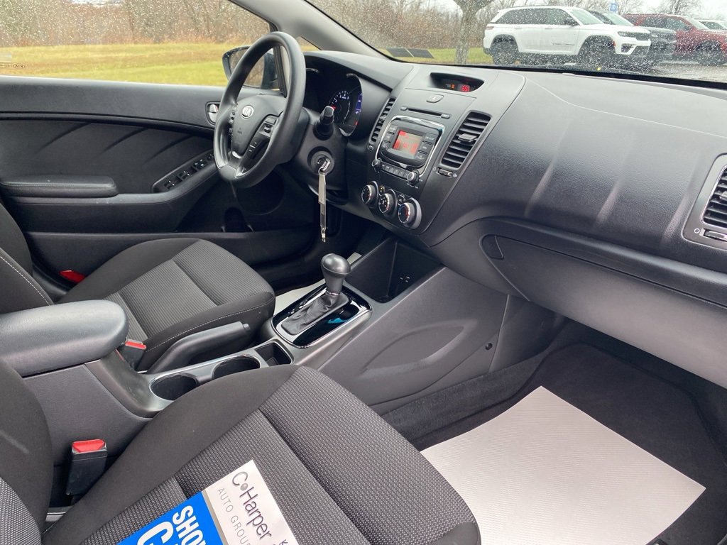Used 2017 Kia Forte LX image 10