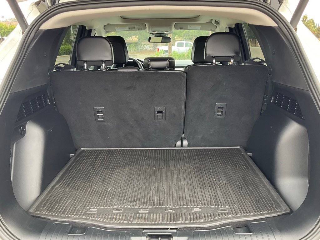 Certified 2024 Ford Escape SE w/ PHEV Premium Package FWD image 15