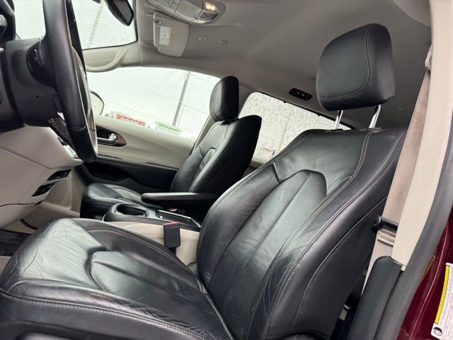 Used 2018 Chrysler Pacifica Touring-L Plus image 13