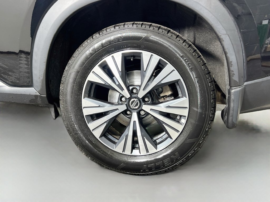 Used 2021 Nissan Rogue SV AWD/4WD image 35