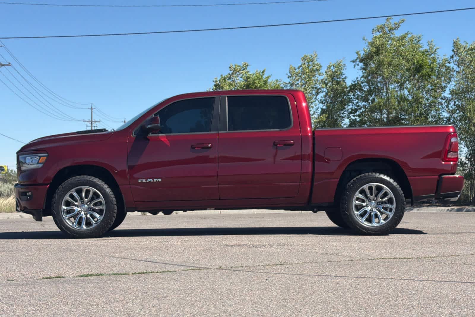 Used 2024 RAM 1500 Laramie AWD/4WD image 5