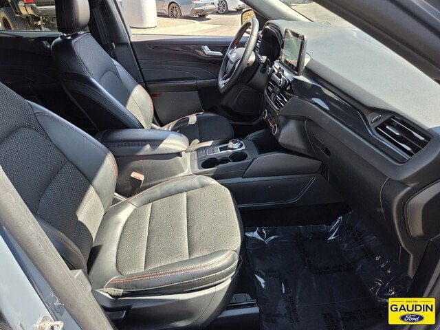 Certified 2025 Ford Escape ST-Line Select AWD/4WD image 16