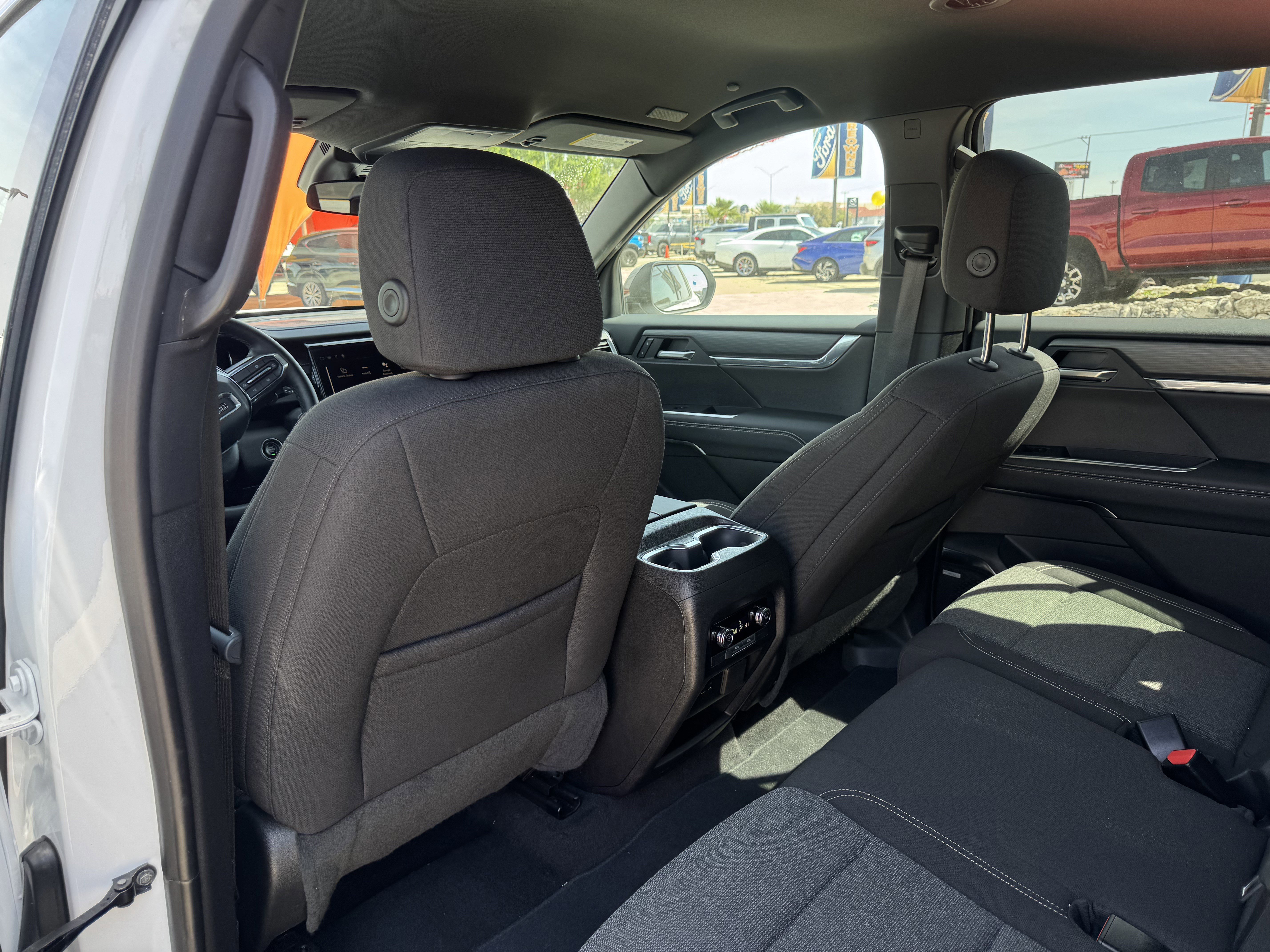 Used 2025 GMC Acadia Elevation image 15