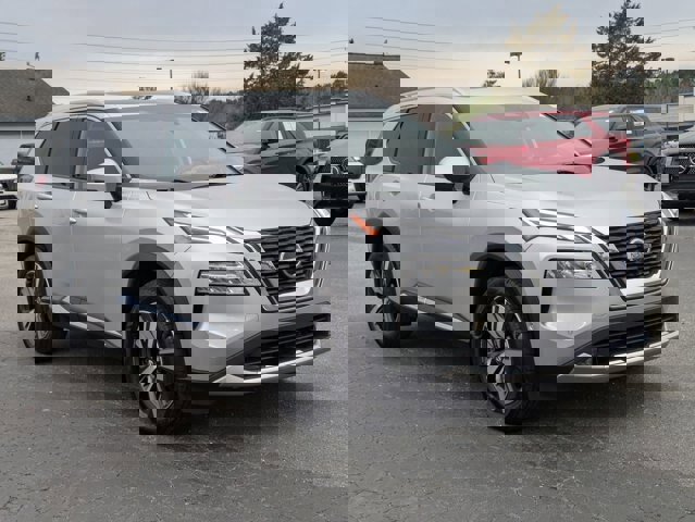 Used 2021 Nissan Rogue Platinum image 8