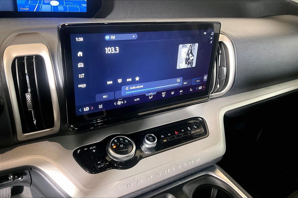 Certified 2025 Ford Expedition Active AWD/4WD image 25