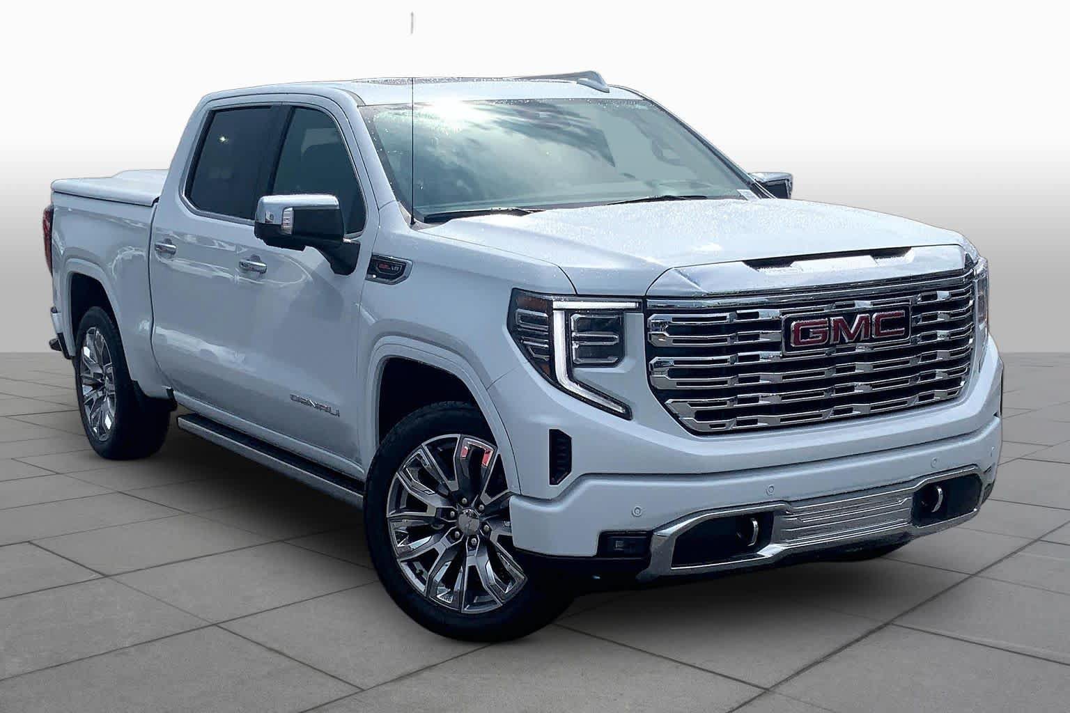 Used 2026 GMC Sierra 1500 Denali w/ Denali Reserve Package AWD/4WD image 3