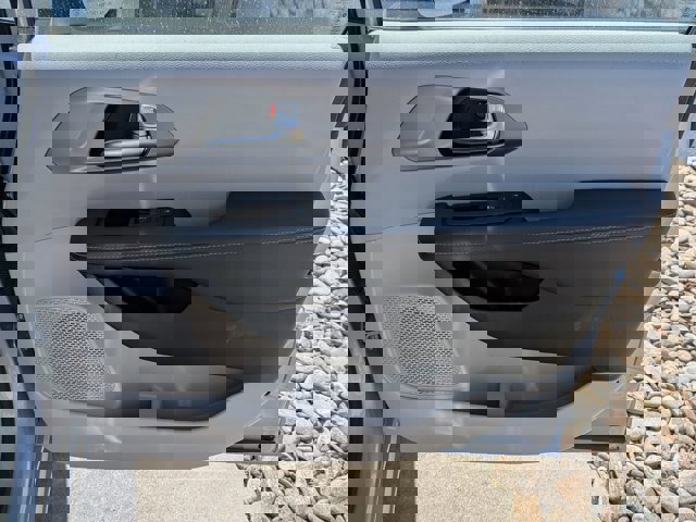 Used 2023 Chrysler Pacifica Touring-L image 34