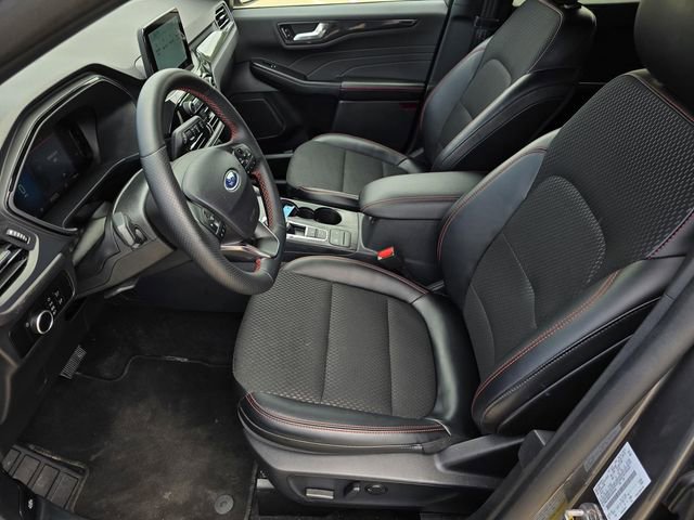 Certified 2025 Ford Escape ST-Line AWD/4WD image 27
