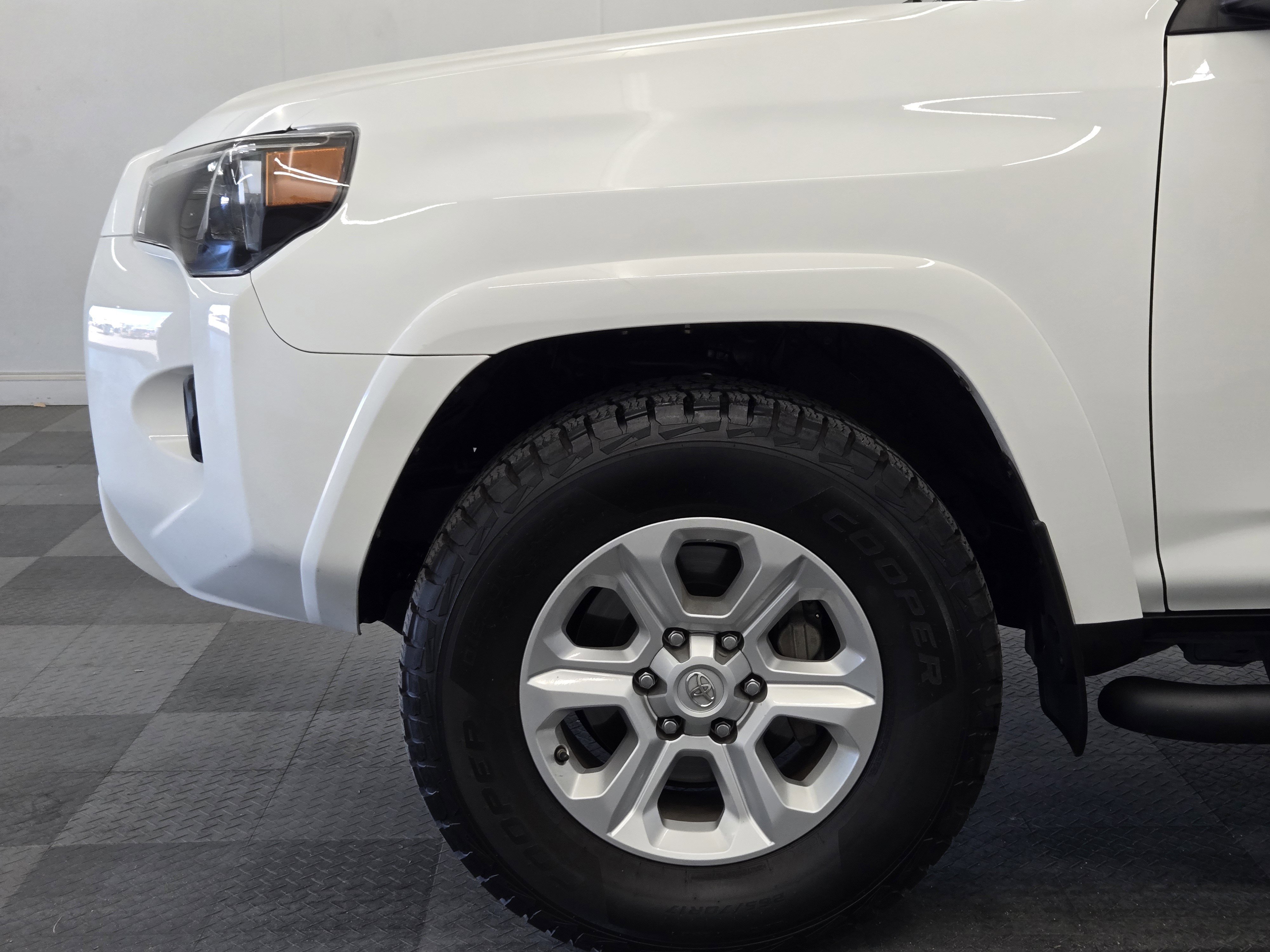 Used 2021 Toyota 4Runner SR5 Premium image 8