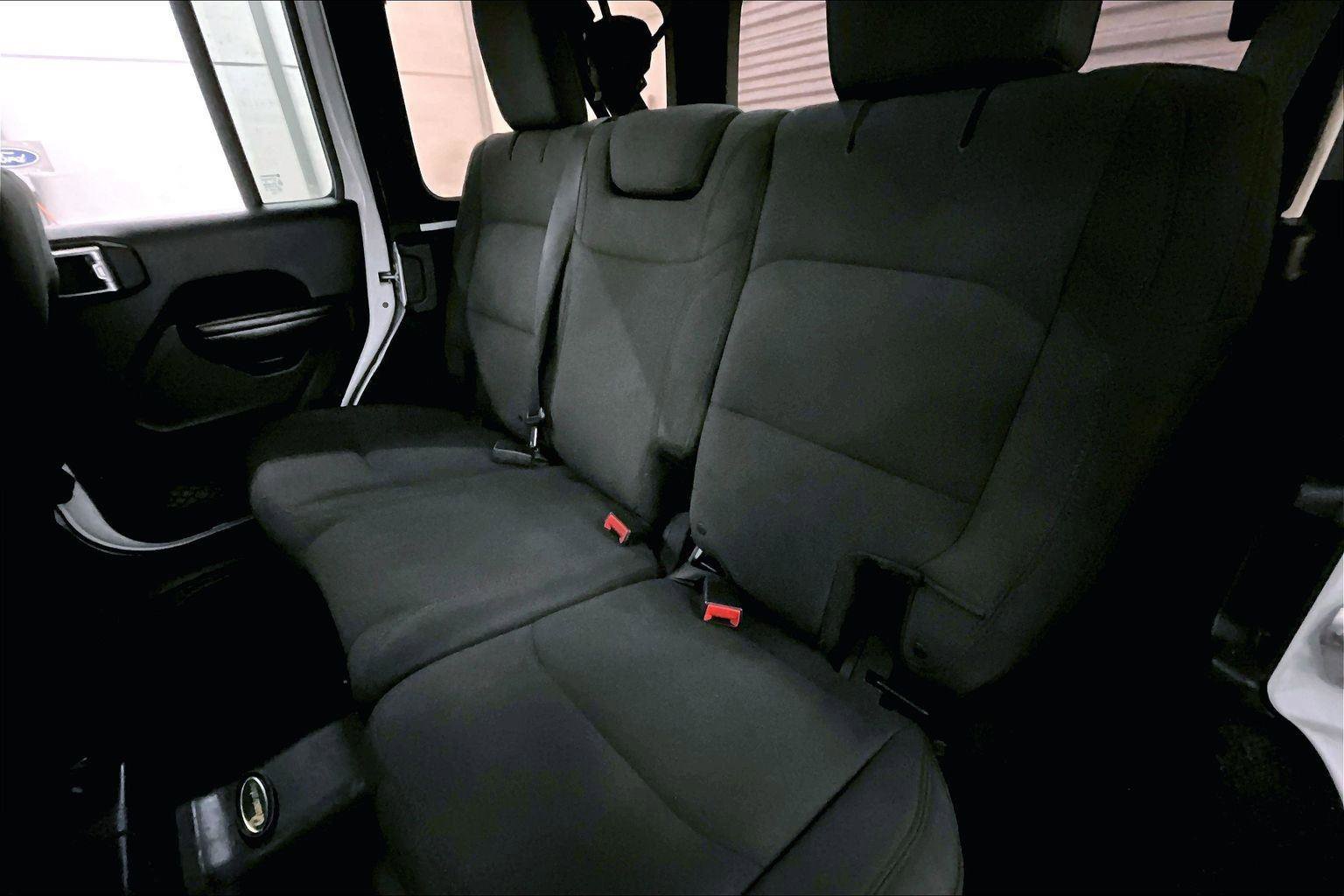 Used 2018 Jeep Wrangler Unlimited Sport S image 25