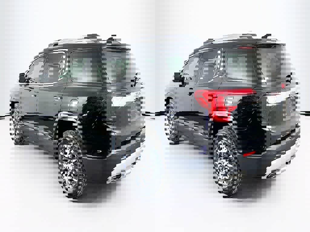 Used 2023 GMC Acadia SLT w/ Preferred Package image 3