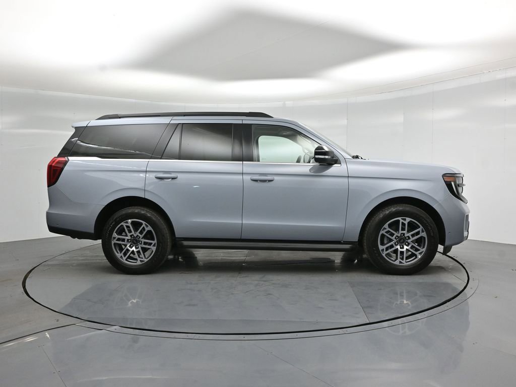 Certified 2025 Ford Expedition Active AWD/4WD image 26