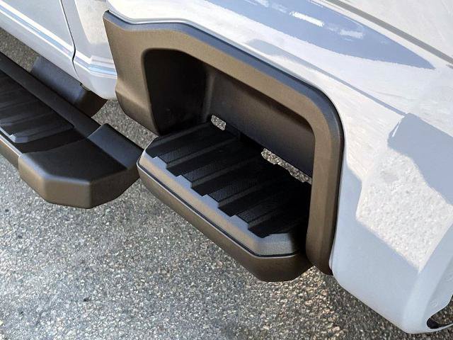 Certified 2024 Ford F250 Lariat w/ Lariat Ultimate Package AWD/4WD image 12