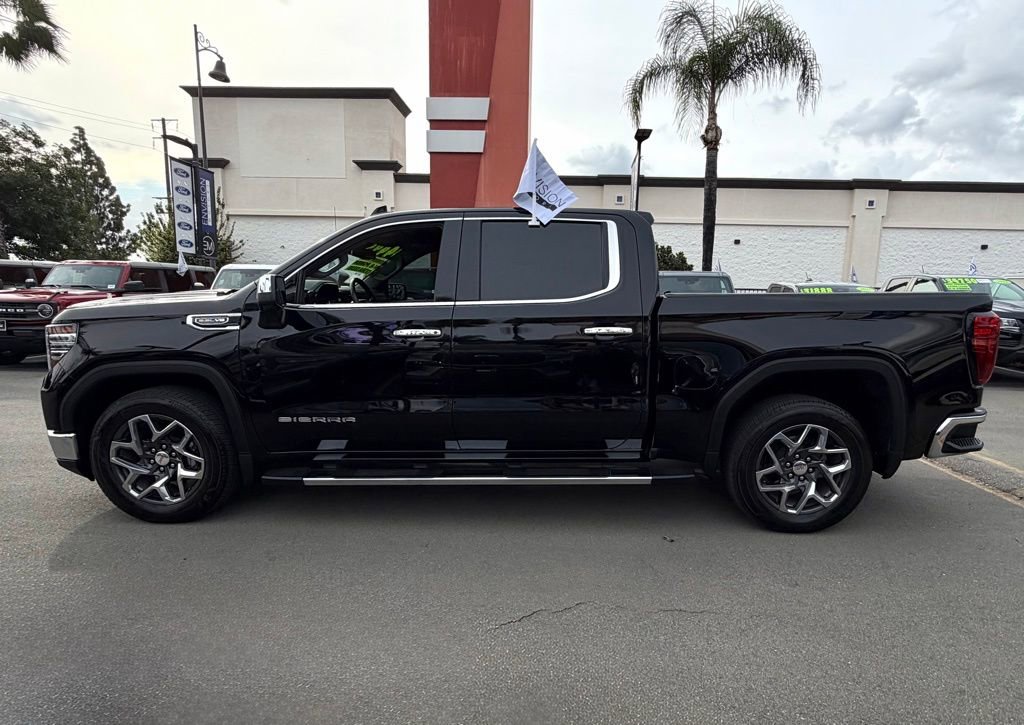 Used 2023 GMC Sierra 1500 SLT w/ SLT Premium Package image 5