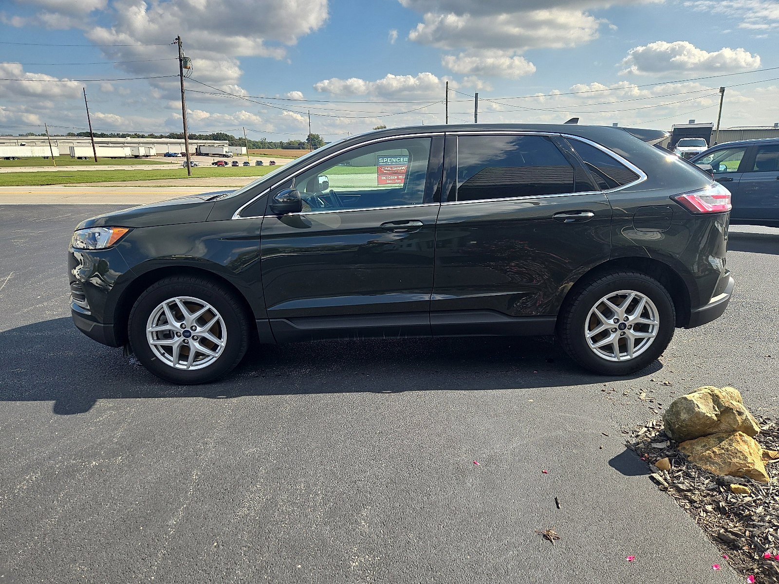 Certified 2022 Ford Edge SEL w/ Convenience Package image 2