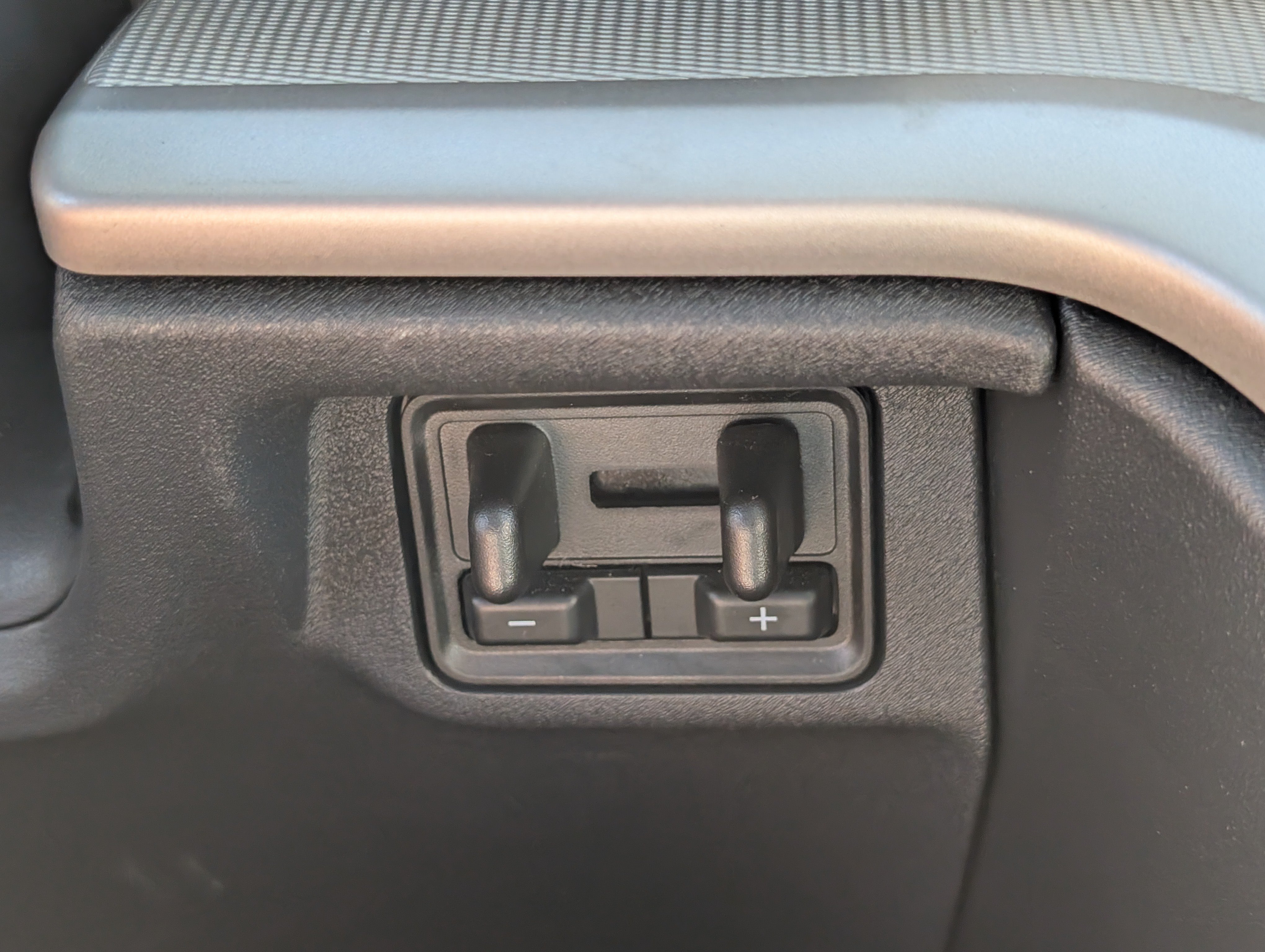 Certified 2025 Ford Expedition Active AWD/4WD image 33