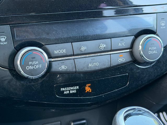 Used 2017 Nissan Rogue SV w/ SV Premium Package AWD/4WD image 23