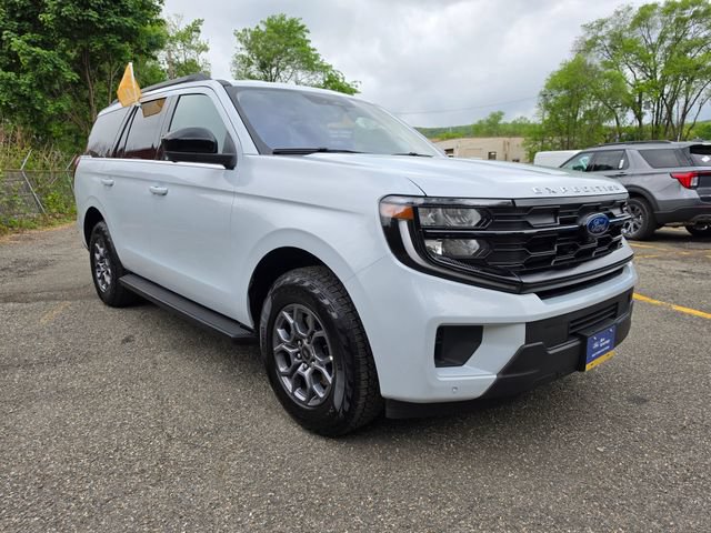 Certified 2025 Ford Expedition Active AWD/4WD image 11