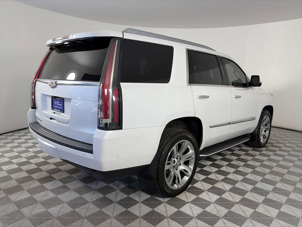 Used 2019 Cadillac Escalade Luxury AWD/4WD image 7