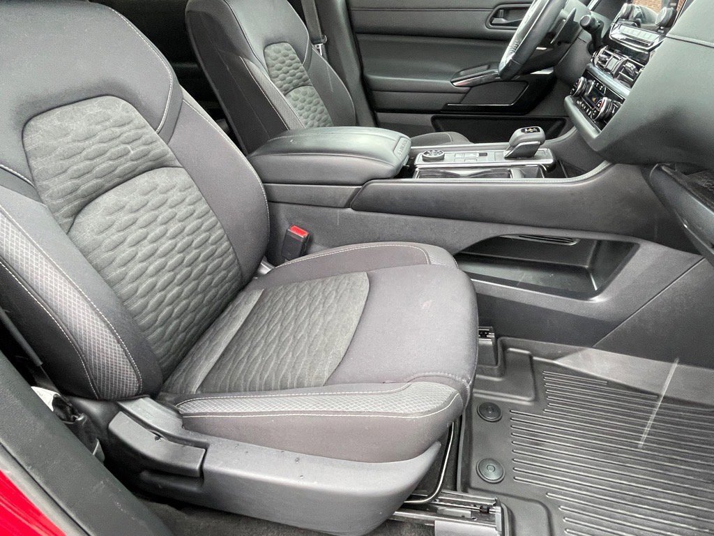 Used 2023 Nissan Pathfinder SV image 12