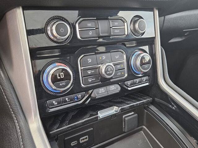 Used 2024 GMC Yukon XL Denali AWD/4WD image 23