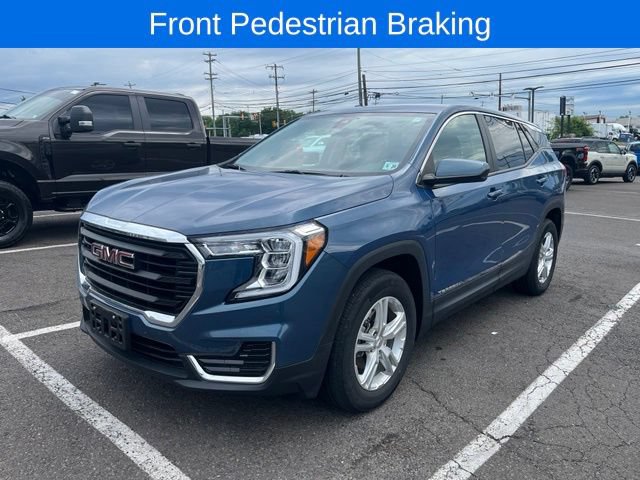 Used 2024 GMC Terrain SLE FWD image 2