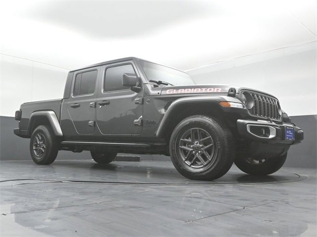 Used 2024 Jeep Gladiator Sport image 21