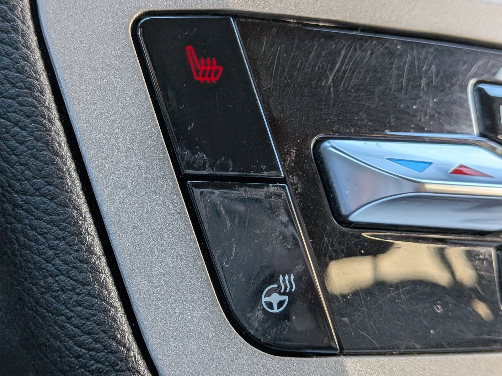 Certified 2023 Ford Explorer XLT w/ Equipment Group 202A image 27