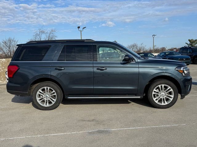 Certified 2022 Ford Expedition XLT image 4