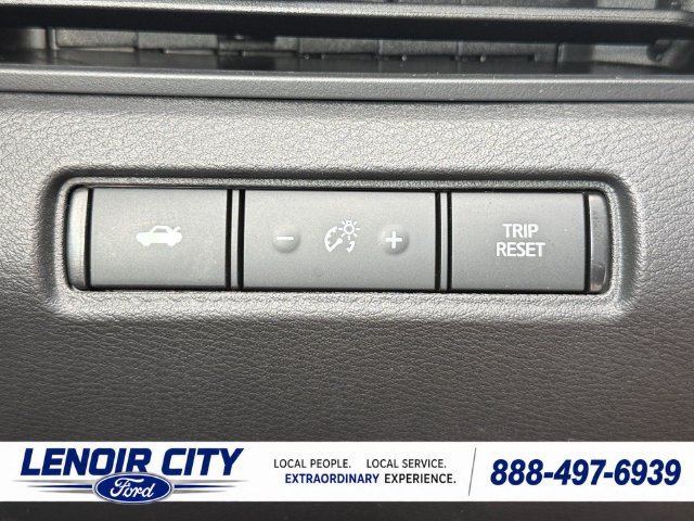 Used 2024 Nissan Altima 2.5 SV FWD image 19