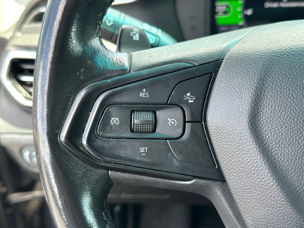Used 2022 Chevrolet Bolt LT FWD image 25