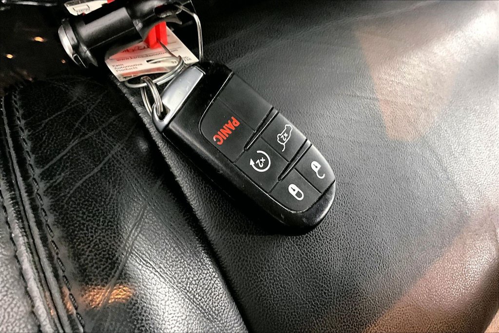 Used 2020 Jeep Grand Cherokee Limited AWD/4WD image 10