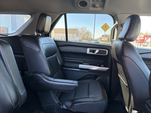 Certified 2022 Ford Explorer XLT w/ Equipment Group 202A image 35