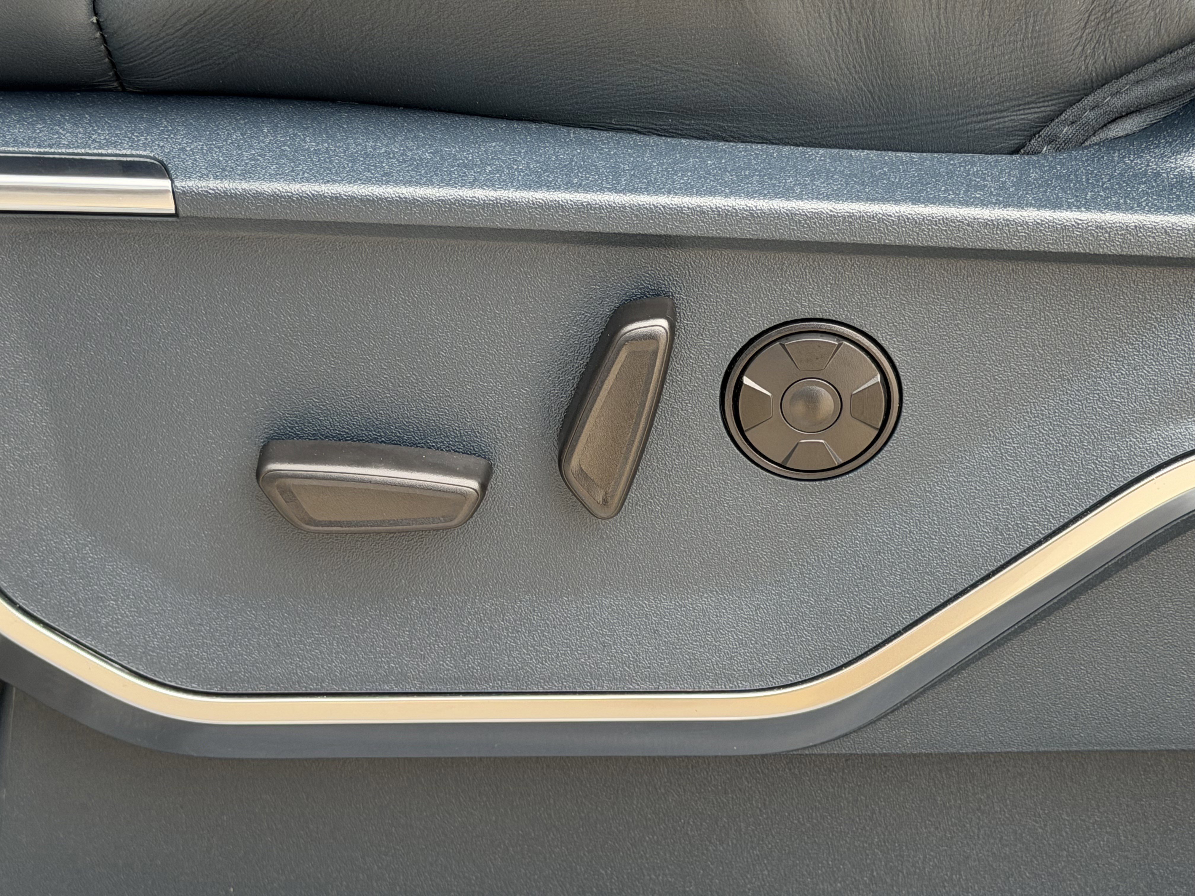 Certified 2024 Ford F250 Limited w/ FX4 Off-Road Package image 23