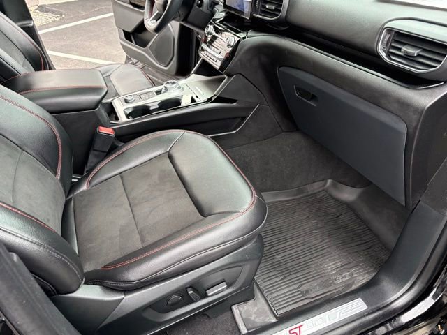 Certified 2023 Ford Explorer ST-Line w/ Class IV Trailer Tow Package image 40