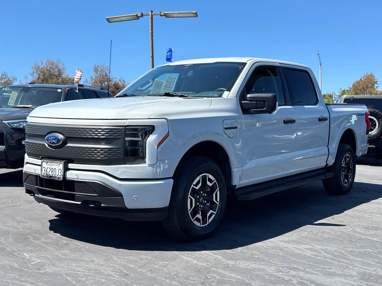 Certified 2023 Ford F150 Lightning XLT AWD/4WD image 4