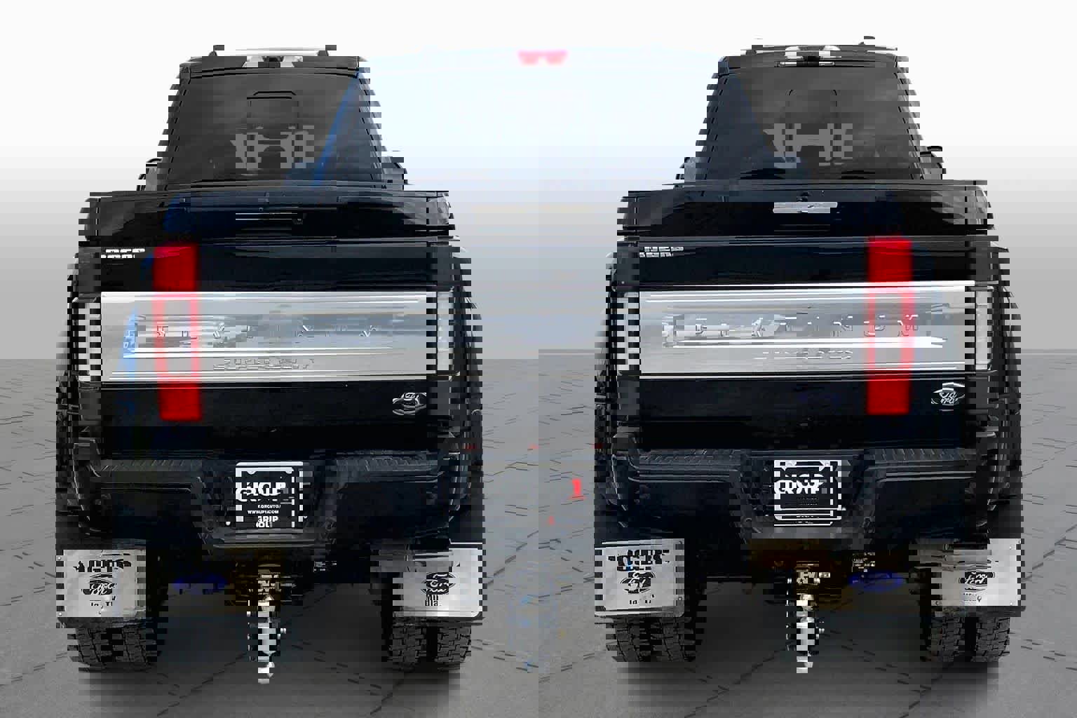 Certified 2022 Ford F450 Platinum w/ FX4 Off-Road Package image 5