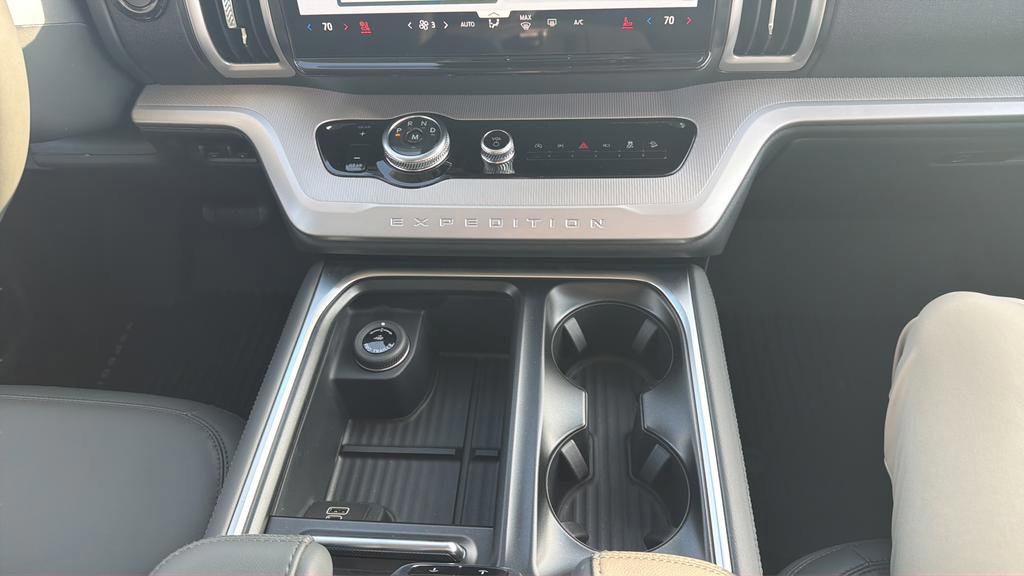 Certified 2026 Ford Expedition Active AWD/4WD image 18