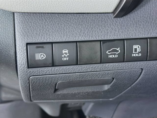 Used 2019 Toyota Camry SE FWD image 12
