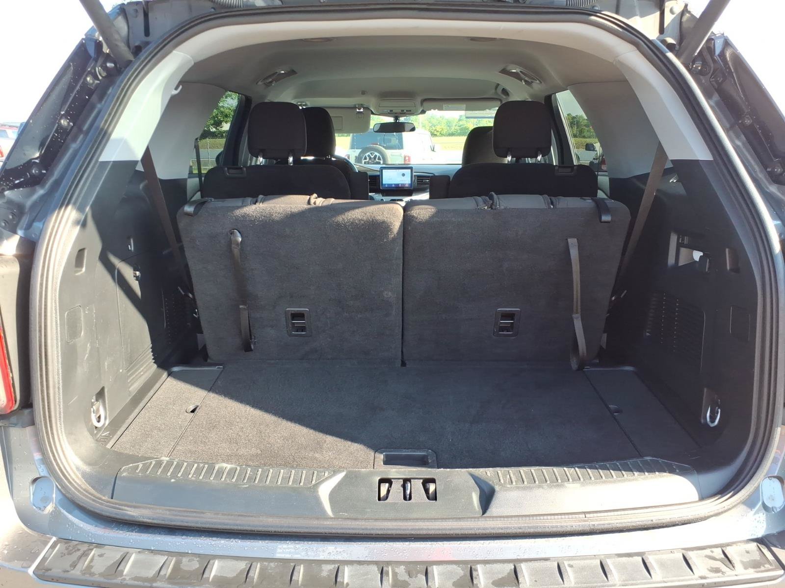 Certified 2023 Ford Explorer XLT RWD image 17