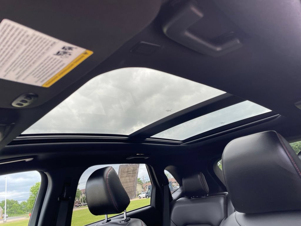 Certified 2024 Ford Edge ST-Line AWD/4WD image 10