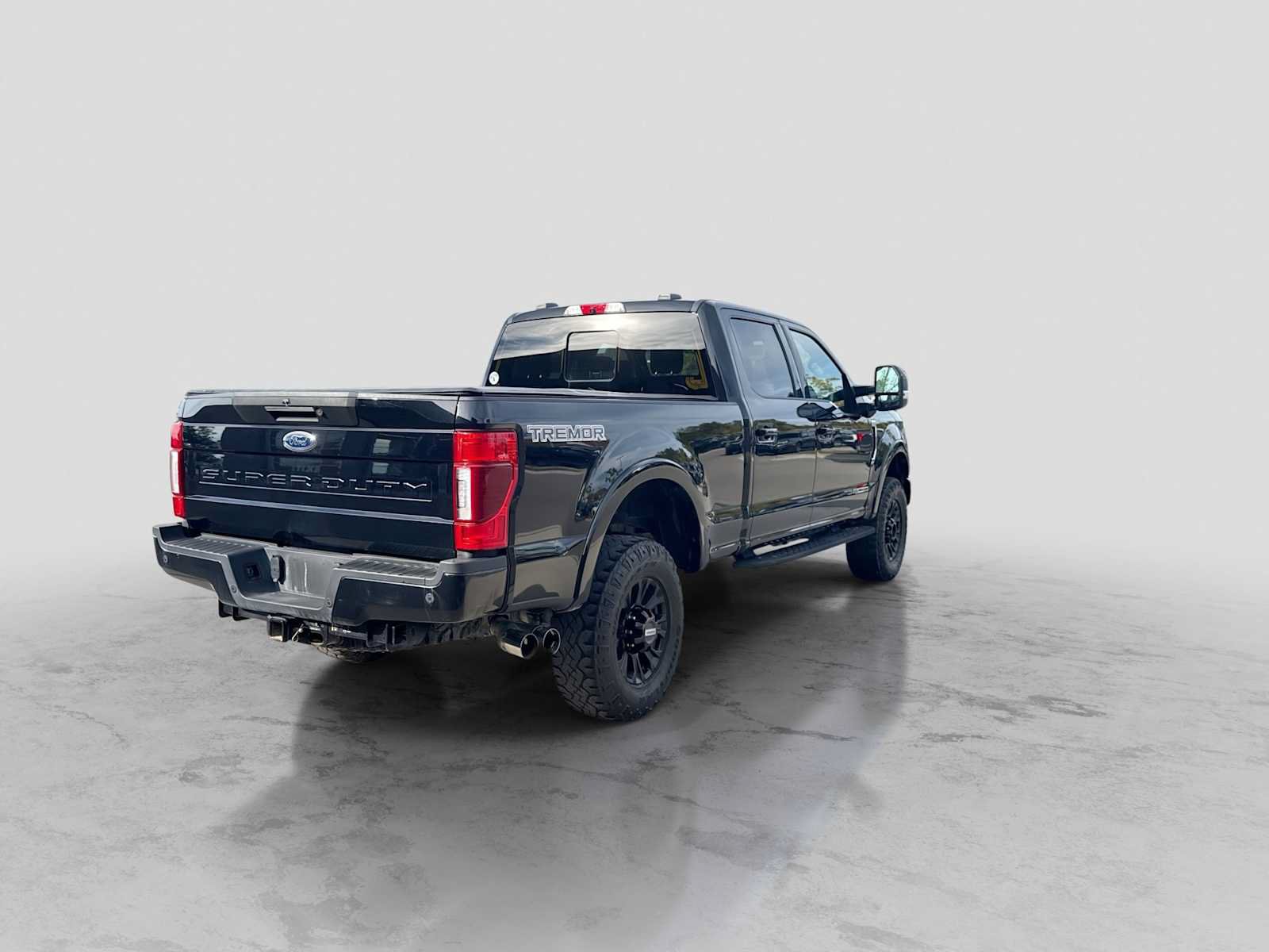 Certified 2022 Ford F350 Lariat w/ Tremor Off-Road Package AWD/4WD image 6