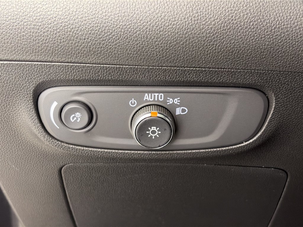 Used 2025 Buick Encore GX Preferred w/ Advanced Technology Package FWD image 24