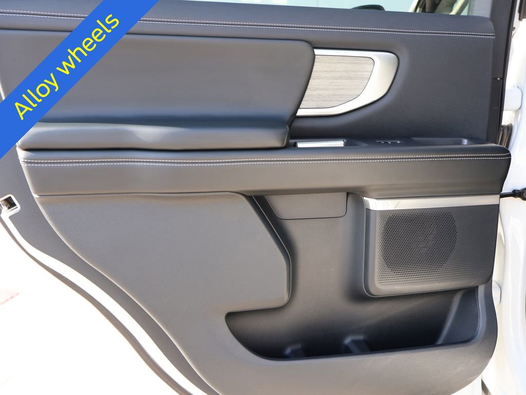 Certified 2025 Ford Expedition Platinum image 18