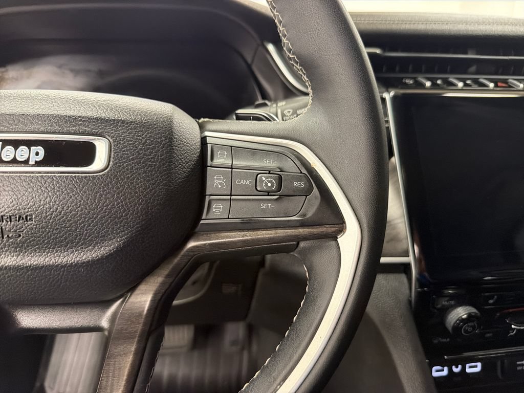 Used 2023 Jeep Grand Cherokee L Limited RWD image 21