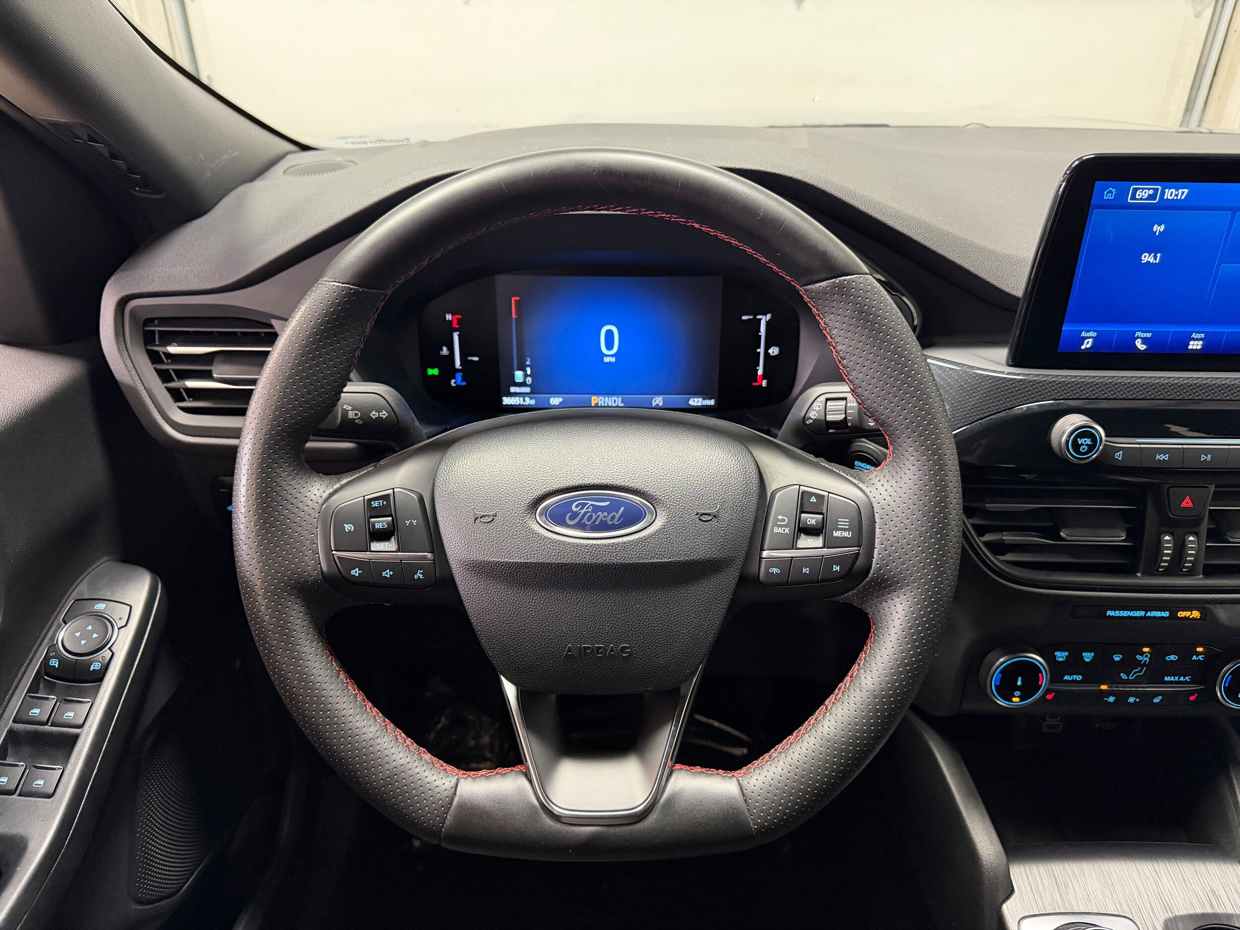 Certified 2025 Ford Escape ST-Line Select AWD/4WD image 15
